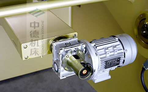 ZDS-840后檔料減速電機，質(zhì)量好，模擬運算定位速度快.jpg