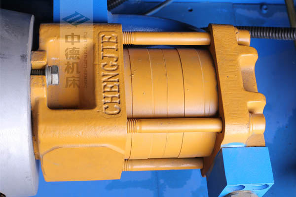 ZDPK-4015采用國內(nèi)一流品牌電機(jī)及油泵，動(dòng)力強(qiáng)勁，噪音低.jpg